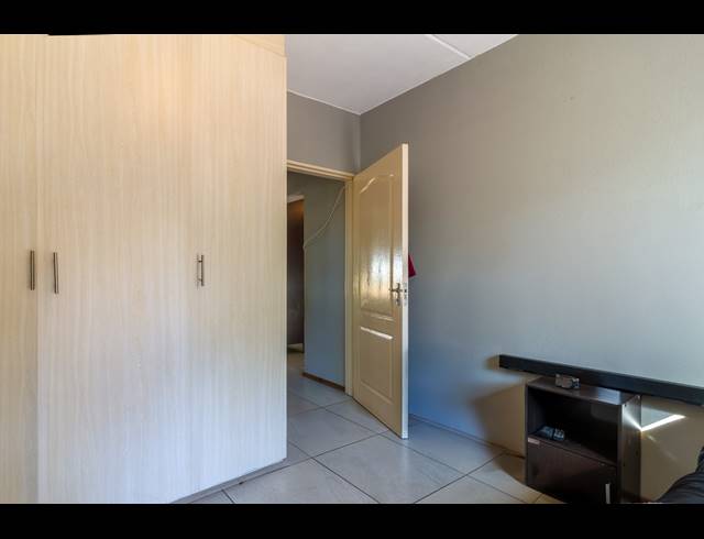 2 BEDROOM APARTMENT FOR SALE IN HONEYDEW GROVE